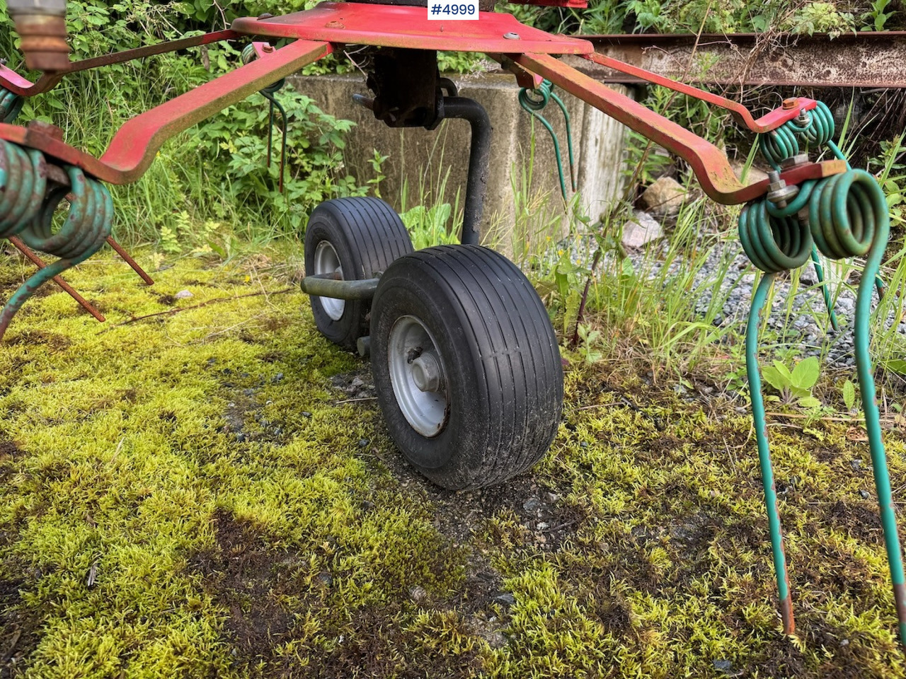 2012 Kverneland Taarup 8052 Spreader harrow - Σανού και κτηνοτροφικά μηχανήματα: φωτογραφία 4 2012 Kverneland Taarup 8052 Spreader harrow - Σανού και κτηνοτροφικά μηχανήματα: φωτογραφία 4