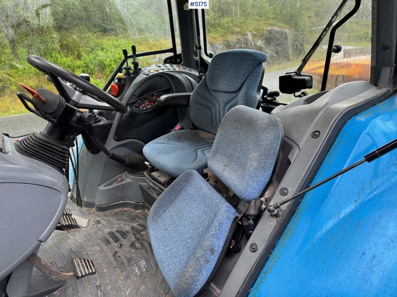 Τρακτέρ 2013 Landini Powermondial 120 w/front loader and some equipment. Low hours!: φωτογραφία 6