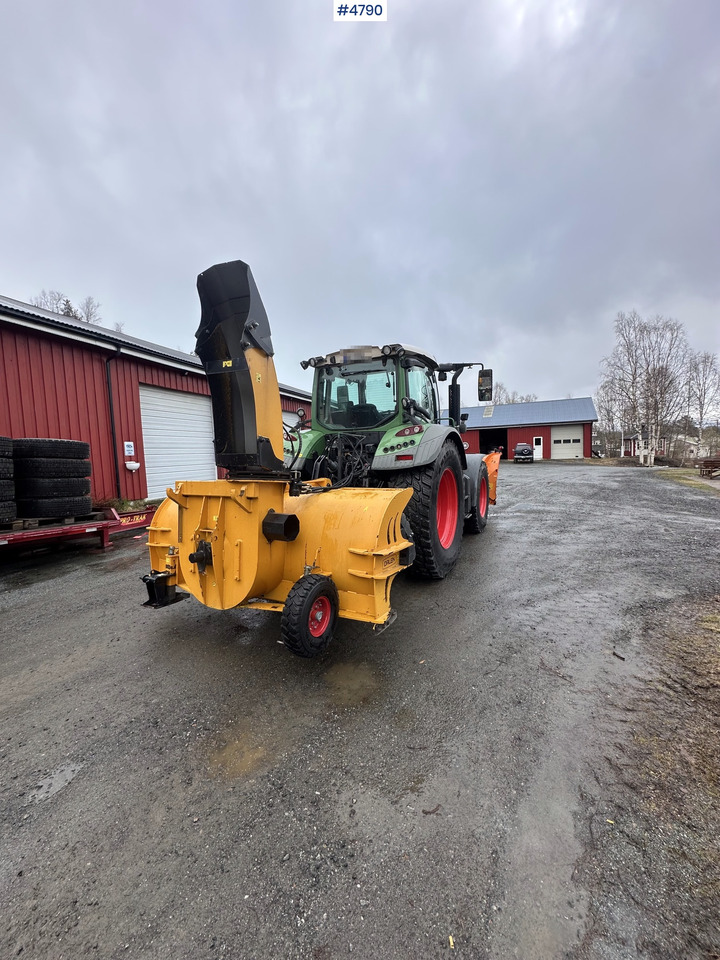 2014 Fendt 514 Vario 4x4 w/ front loader, folding plow, snow blower and sand spreader - Τρακτέρ: φωτογραφία 4 2014 Fendt 514 Vario 4x4 w/ front loader, folding plow, snow blower and sand spreader - Τρακτέρ: φωτογραφία 4