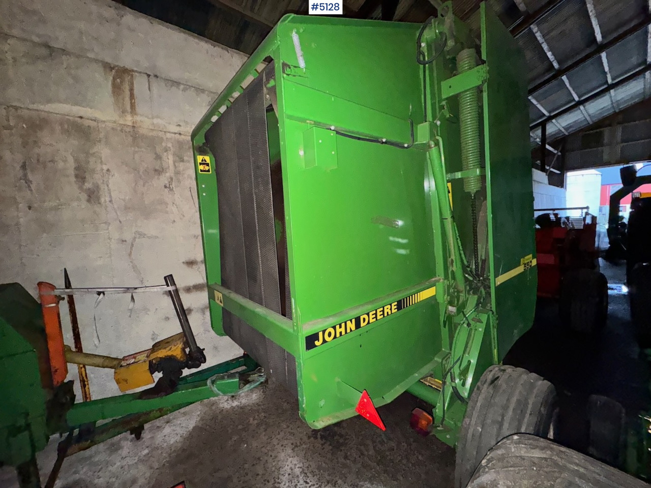 John Deere 550 Round Baler - Σανού και κτηνοτροφικά μηχανήματα: φωτογραφία 3 John Deere 550 Round Baler - Σανού και κτηνοτροφικά μηχανήματα: φωτογραφία 3