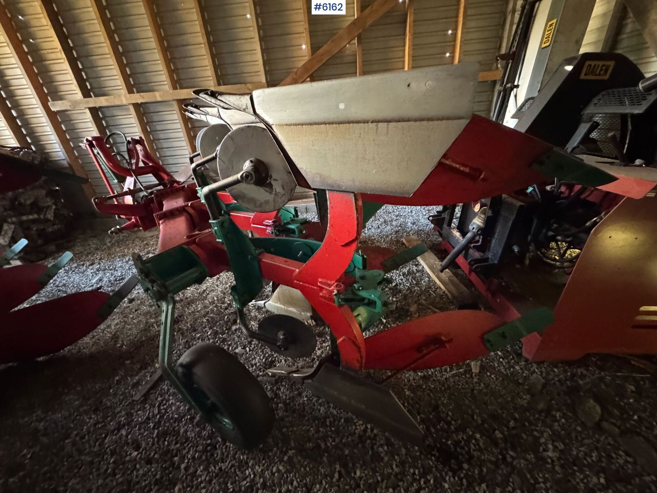 Kverneland 3-furrow reversible plough - Μηχανή οργώματος: φωτογραφία 4 Kverneland 3-furrow reversible plough - Μηχανή οργώματος: φωτογραφία 4