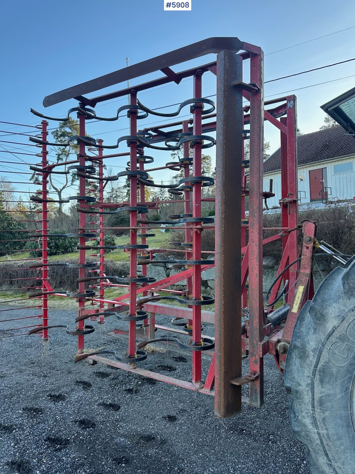 Väderstad Cultivator 4.6 m - Μηχανή οργώματος: φωτογραφία 5 Väderstad Cultivator 4.6 m - Μηχανή οργώματος: φωτογραφία 5