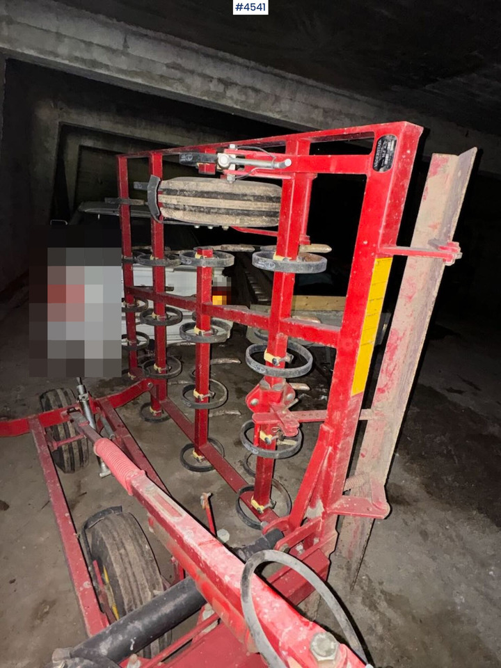 Väderstad Harrow - Μηχανή οργώματος: φωτογραφία 4 Väderstad Harrow - Μηχανή οργώματος: φωτογραφία 4