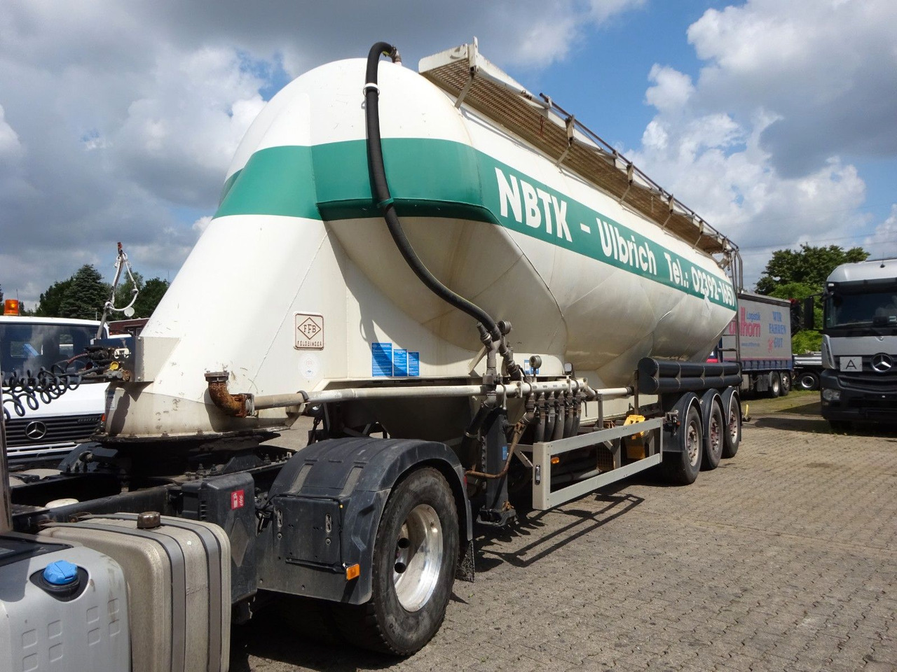 Feldbinder EUT 49.3 Silo für Staub u. Rieselgüter ca. 50m³ - Σιλοφόρο: φωτογραφία 1 Feldbinder EUT 49.3 Silo für Staub u. Rieselgüter ca. 50m³ - Σιλοφόρο: φωτογραφία 1