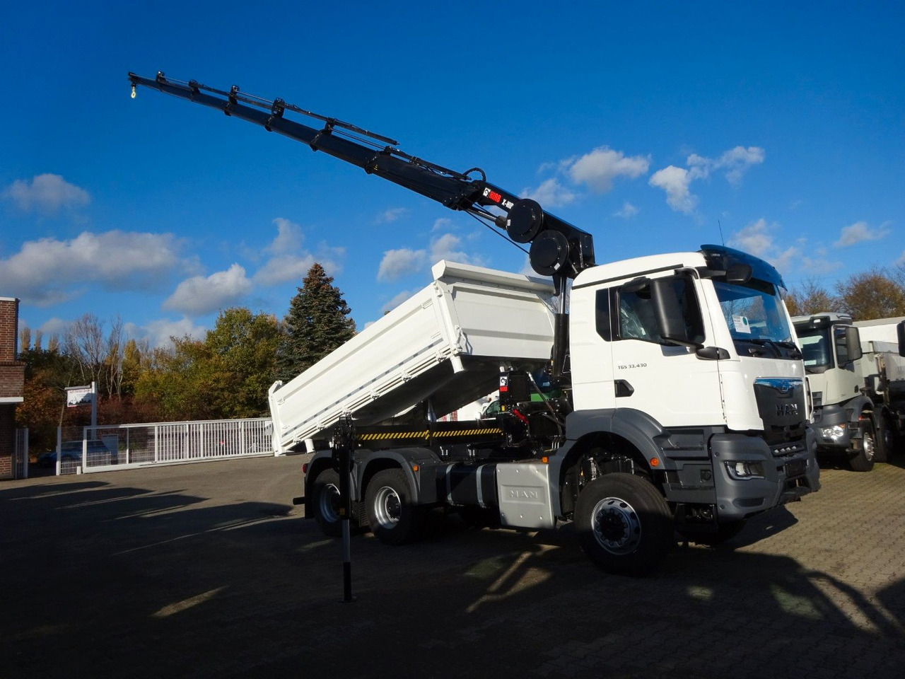 MAN 33.430 6x6 3-SEITENKIPPER KRAN HIAB 228- 6HYDRO - Φορτηγό ανατρεπόμενο, Φορτηγό με γερανό: φωτογραφία 1 MAN 33.430 6x6 3-SEITENKIPPER KRAN HIAB 228- 6HYDRO - Φορτηγό ανατρεπόμενο, Φορτηγό με γερανό: φωτογραφία 1