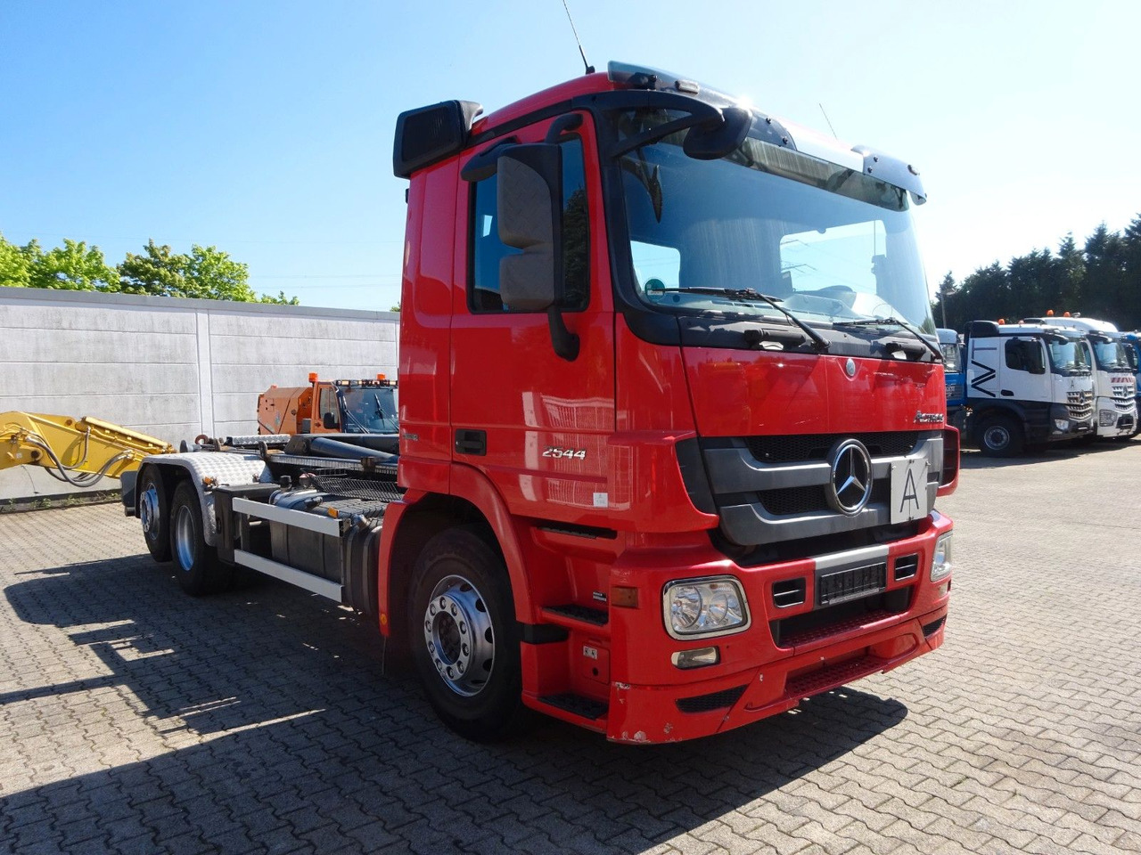 Mercedes-Benz 2544 Actros GERGEN Abroller + Lift-Lenkachse - Φορτηγό φόρτωσης γάντζου: φωτογραφία 2 Mercedes-Benz 2544 Actros GERGEN Abroller + Lift-Lenkachse - Φορτηγό φόρτωσης γάντζου: φωτογραφία 2