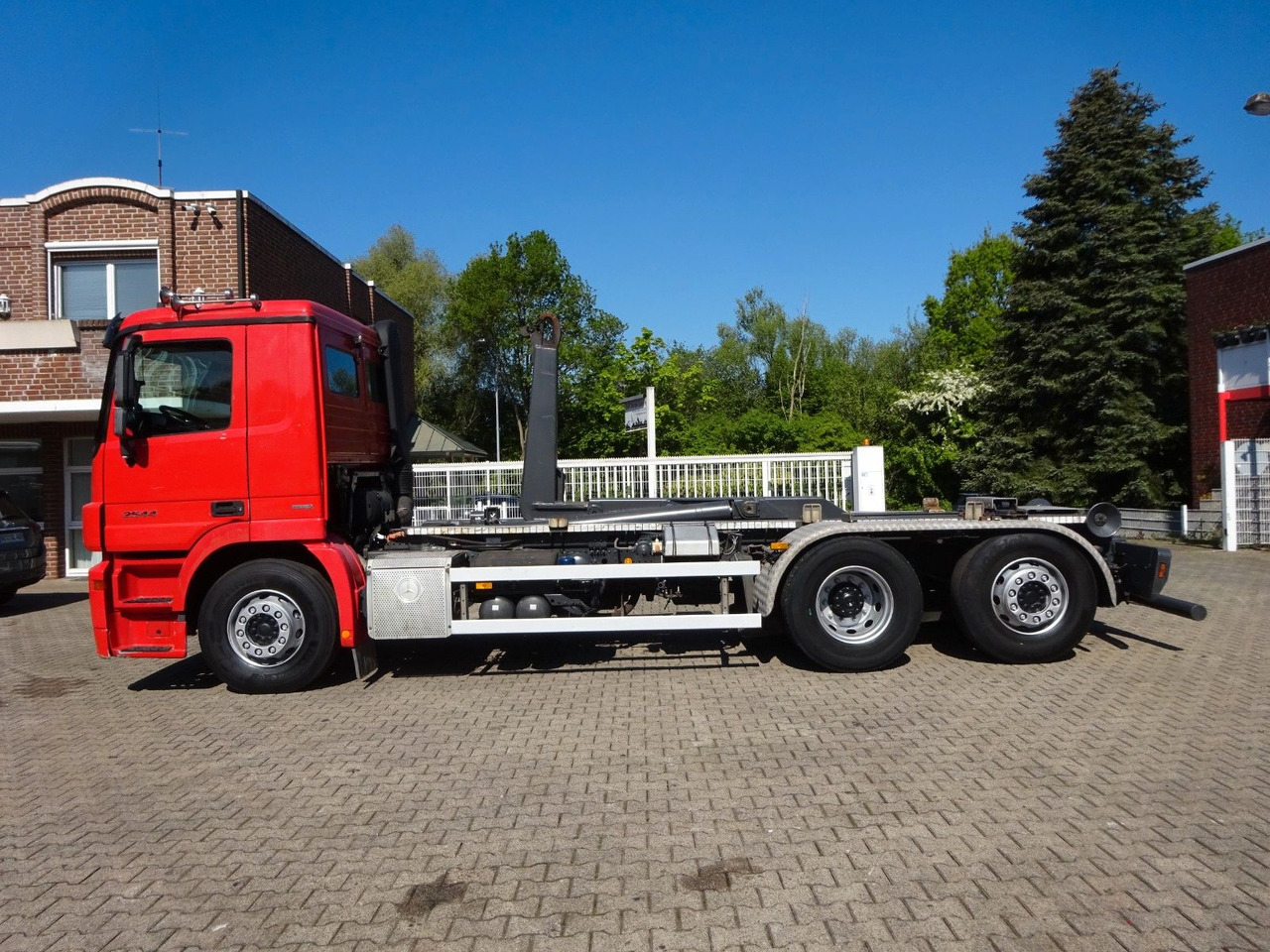 Mercedes-Benz 2544 Actros GERGEN Abroller + Lift-Lenkachse - Φορτηγό φόρτωσης γάντζου: φωτογραφία 5 Mercedes-Benz 2544 Actros GERGEN Abroller + Lift-Lenkachse - Φορτηγό φόρτωσης γάντζου: φωτογραφία 5