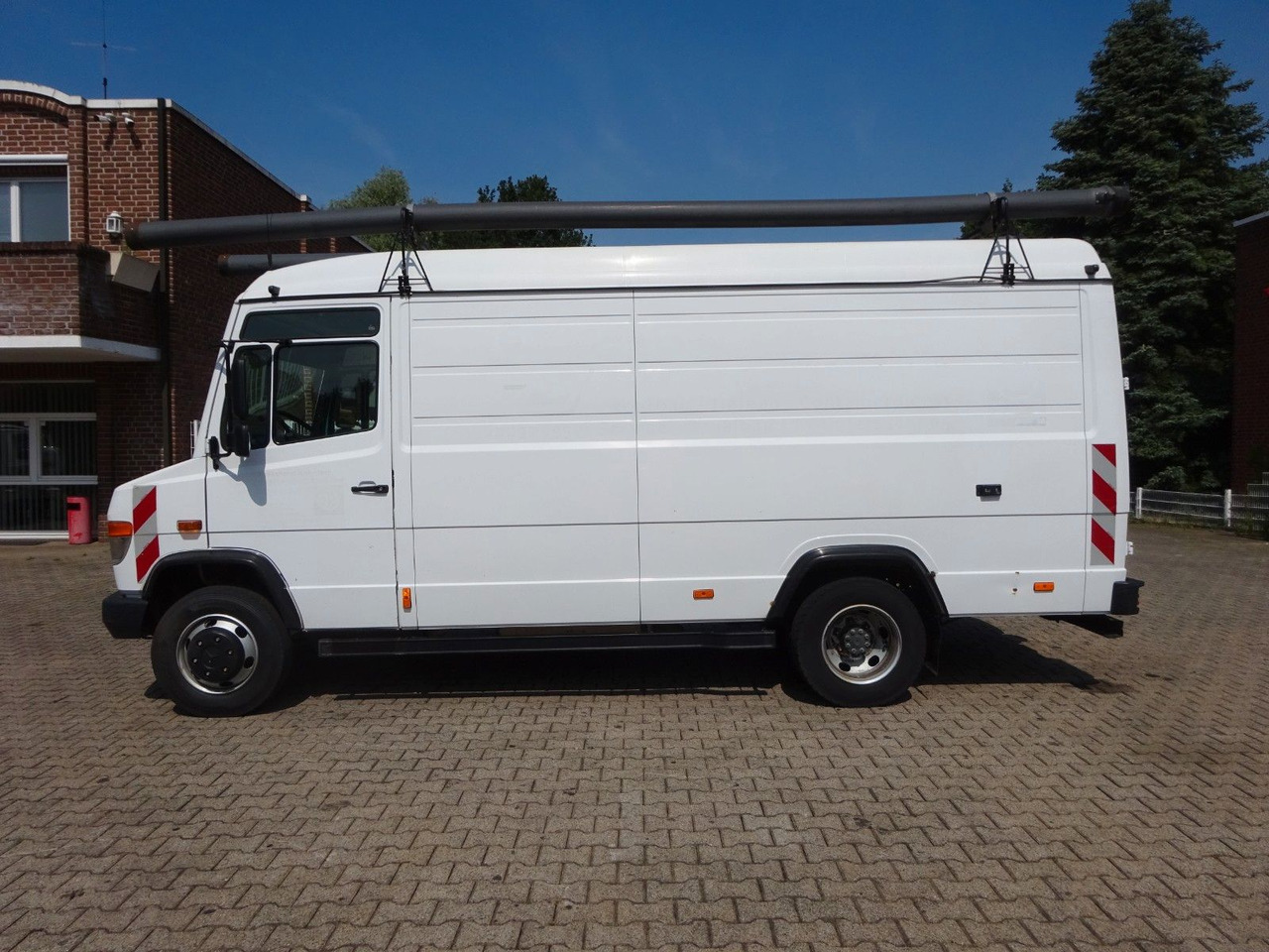 Mercedes-Benz 616D Vario Kastenwagen 4x2 - Βαν: φωτογραφία 3 Mercedes-Benz 616D Vario Kastenwagen 4x2 - Βαν: φωτογραφία 3