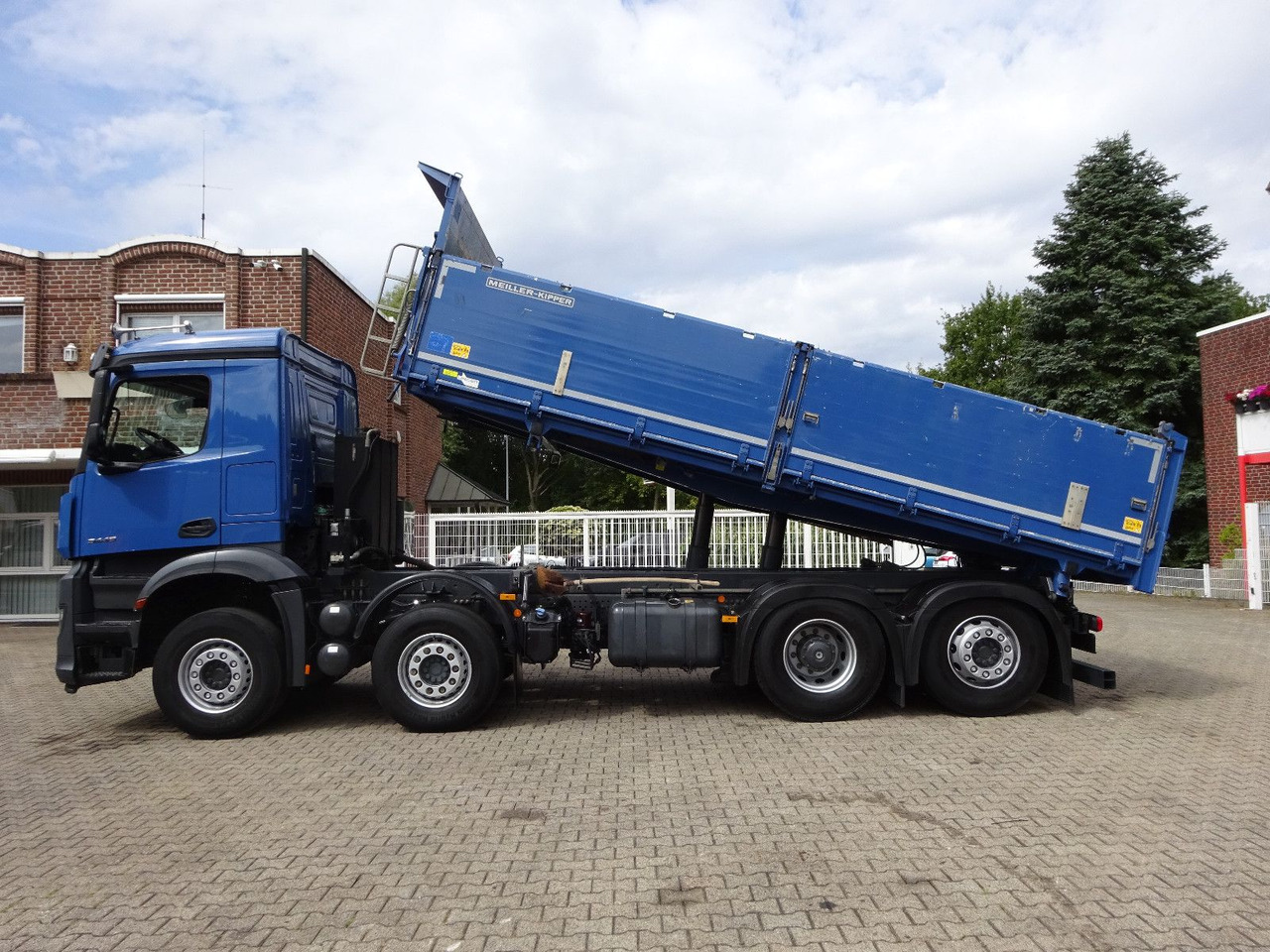 Mercedes-Benz Arocs 3446 MEILER 3 Seitenkipper 8x2 - Φορτηγό ανατρεπόμενο: φωτογραφία 2 Mercedes-Benz Arocs 3446 MEILER 3 Seitenkipper 8x2 - Φορτηγό ανατρεπόμενο: φωτογραφία 2