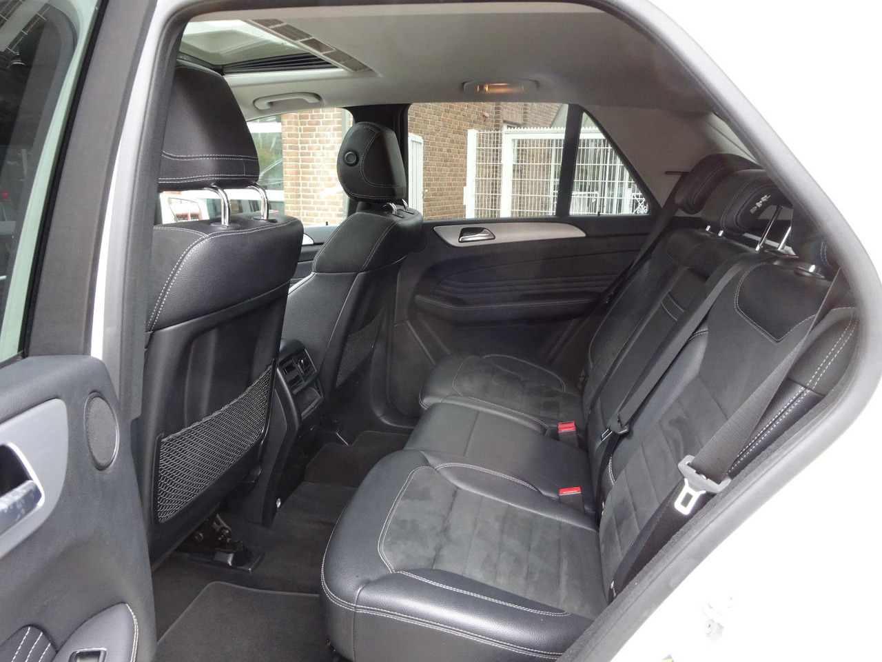 SUV Mercedes-Benz ML 350 CDI BlueTec Mercedes-Benz ML 350 CDI BlueTec.  AMG Paket: φωτογραφία 10 SUV Mercedes-Benz ML 350 CDI BlueTec Mercedes-Benz ML 350 CDI BlueTec.  AMG Paket: φωτογραφία 10