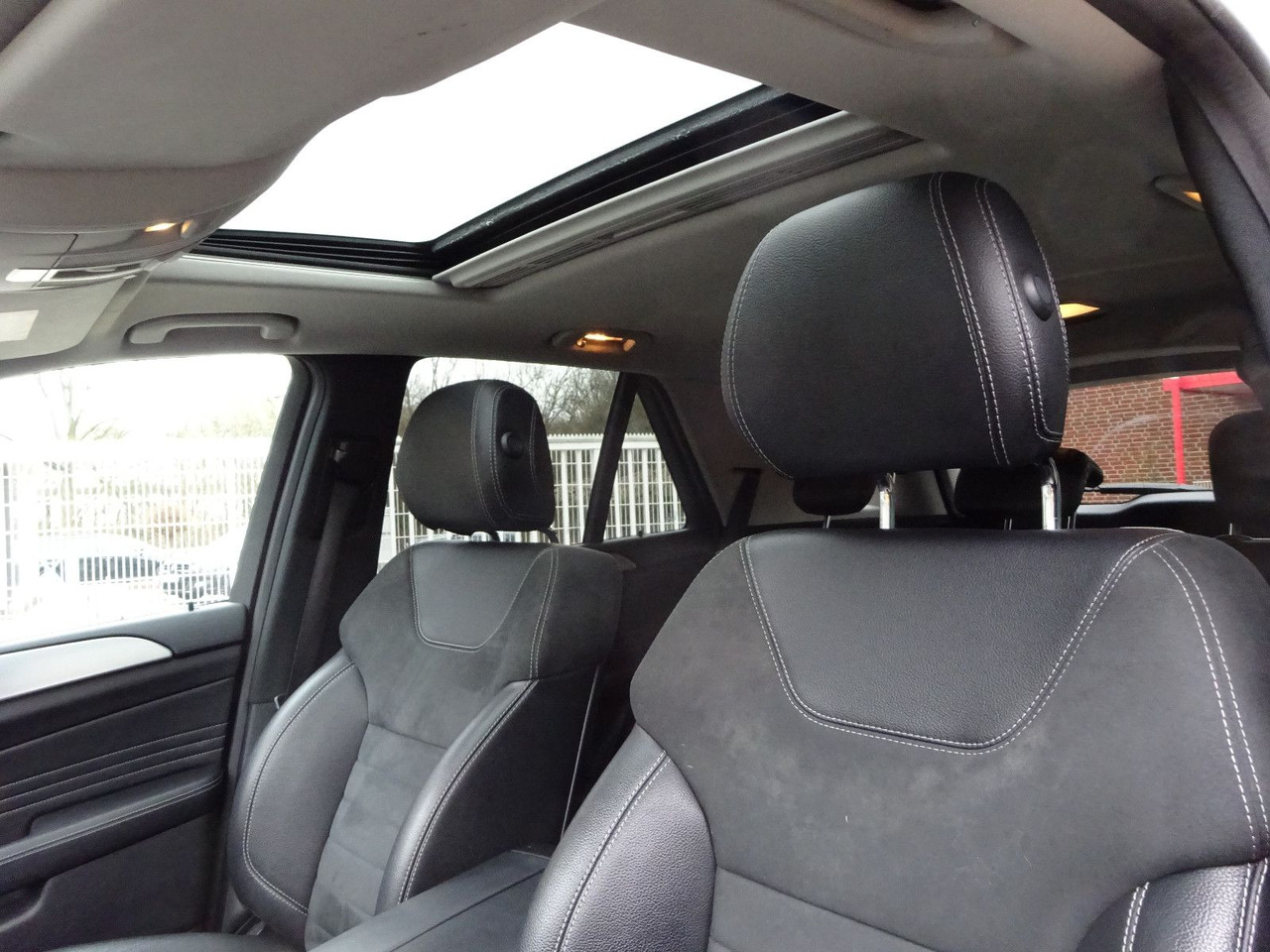 SUV Mercedes-Benz ML 350 CDI BlueTec Mercedes-Benz ML 350 CDI BlueTec.  AMG Paket: φωτογραφία 9 SUV Mercedes-Benz ML 350 CDI BlueTec Mercedes-Benz ML 350 CDI BlueTec.  AMG Paket: φωτογραφία 9
