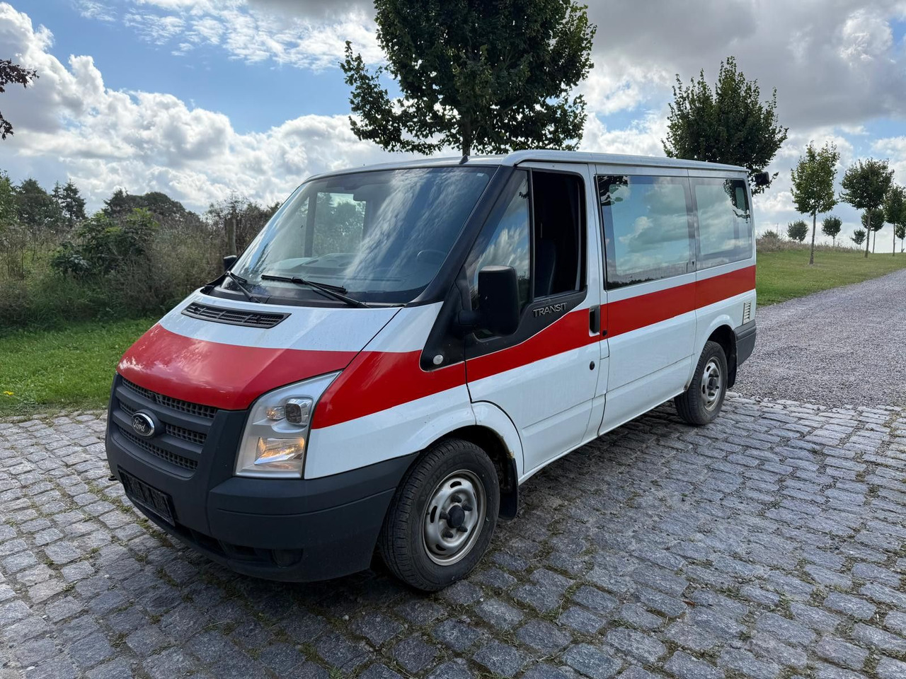 Ford Transit Kombi FT 300 K - Επιβατικό βαν: φωτογραφία 2 Ford Transit Kombi FT 300 K - Επιβατικό βαν: φωτογραφία 2