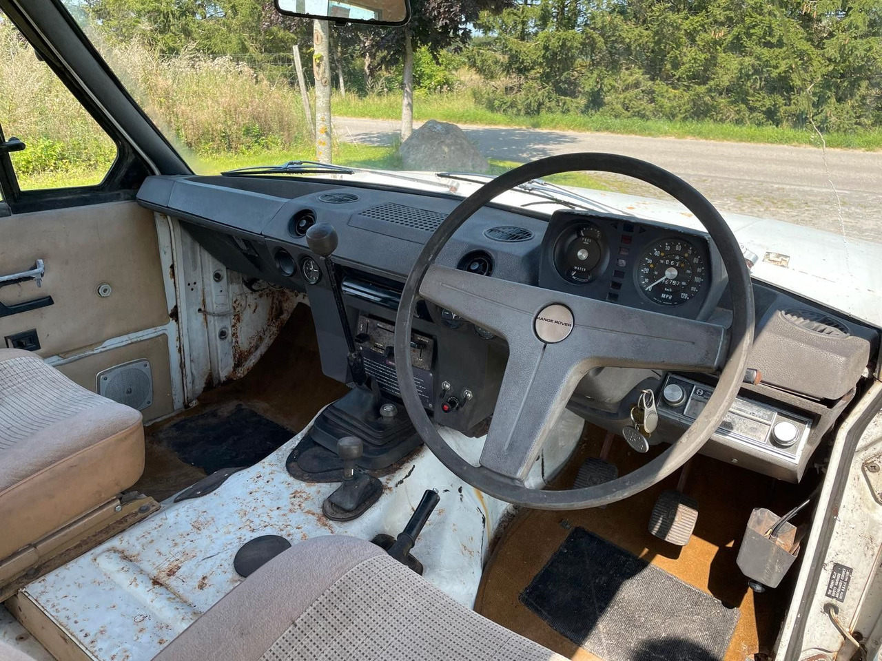 SUV Land Rover Range Rover Classic Suffix A: φωτογραφία 15