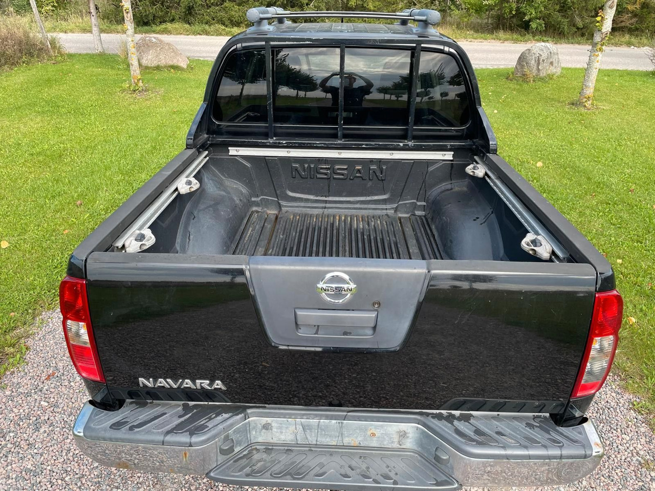 Nissan Navara Pickup Double Cab LE V6 4x4 LB - SUV: φωτογραφία 5 Nissan Navara Pickup Double Cab LE V6 4x4 LB - SUV: φωτογραφία 5