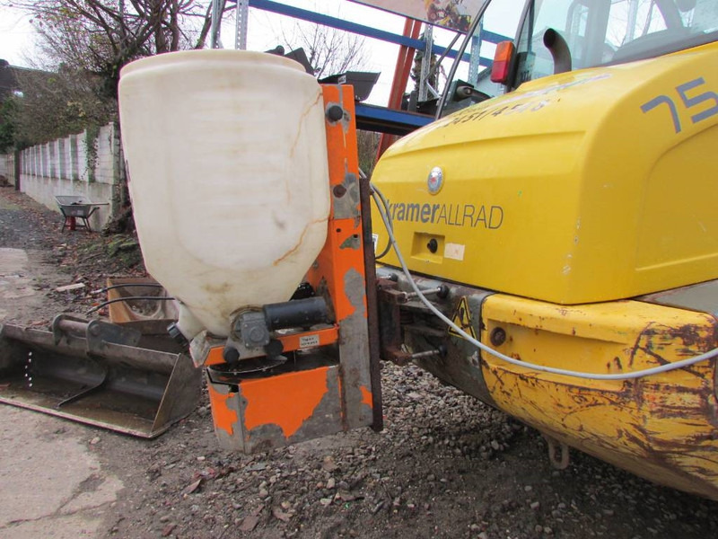Kramer 750 Radlader mit Winterdienstausrüstung 19.900 € - Ελαστιχοφόρος φορτωτής: φωτογραφία 5 Kramer 750 Radlader mit Winterdienstausrüstung 19.900 € - Ελαστιχοφόρος φορτωτής: φωτογραφία 5