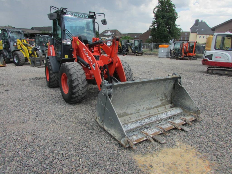 Kubota R 065 Radlader 31.000 EUR - Ελαστιχοφόρος φορτωτής: φωτογραφία 4 Kubota R 065 Radlader 31.000 EUR - Ελαστιχοφόρος φορτωτής: φωτογραφία 4