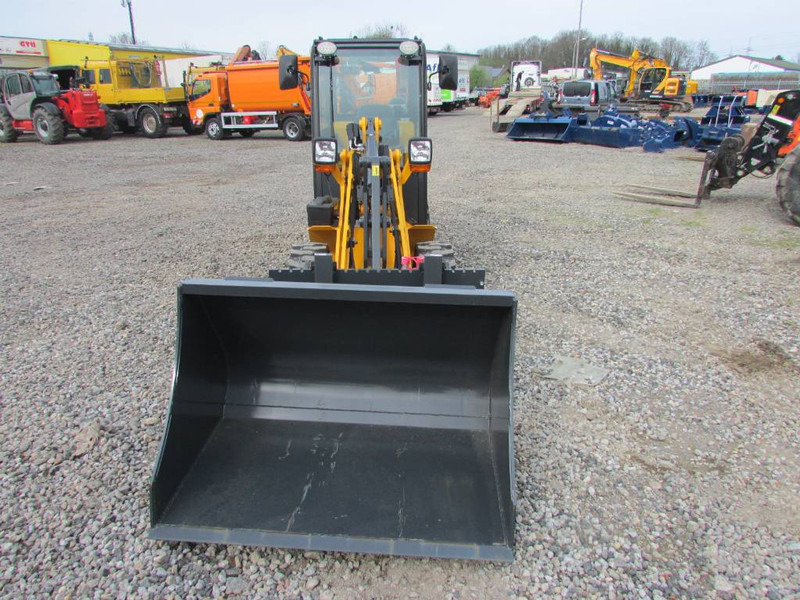 Schäffer 2428 SLT Schmalspur Radlader 32.500 - Ερπυστριοφόρος μικρός φορτωτής: φωτογραφία 3 Schäffer 2428 SLT Schmalspur Radlader 32.500 - Ερπυστριοφόρος μικρός φορτωτής: φωτογραφία 3