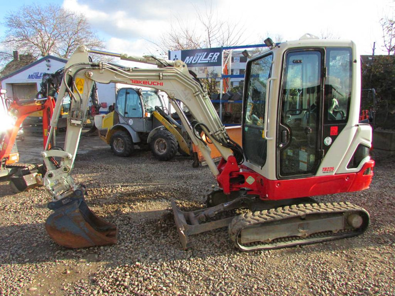 Takeuchi TB 225 V3 Minibagger 30.500 EUR - Μίνι εκσκαφέας: φωτογραφία 1 Takeuchi TB 225 V3 Minibagger 30.500 EUR - Μίνι εκσκαφέας: φωτογραφία 1