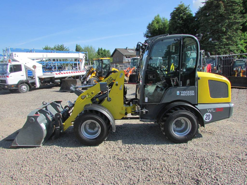 WACKER NEUSON WL 32 Radlader / 39.000 EUR - Ελαστιχοφόρος φορτωτής: φωτογραφία 1 WACKER NEUSON WL 32 Radlader / 39.000 EUR - Ελαστιχοφόρος φορτωτής: φωτογραφία 1