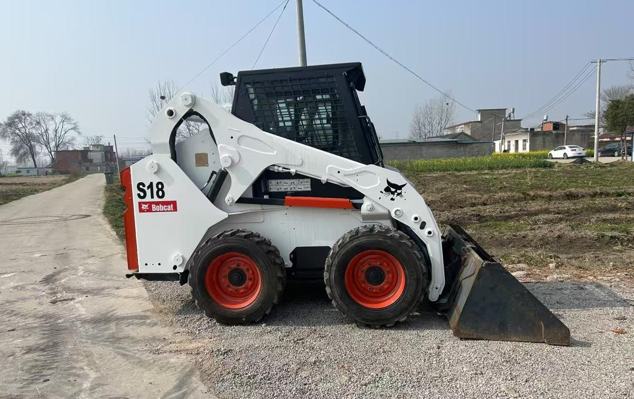 BOBCAT S18 - Φορτωτής πλάγιας ολίσθησης: φωτογραφία 1 BOBCAT S18 - Φορτωτής πλάγιας ολίσθησης: φωτογραφία 1