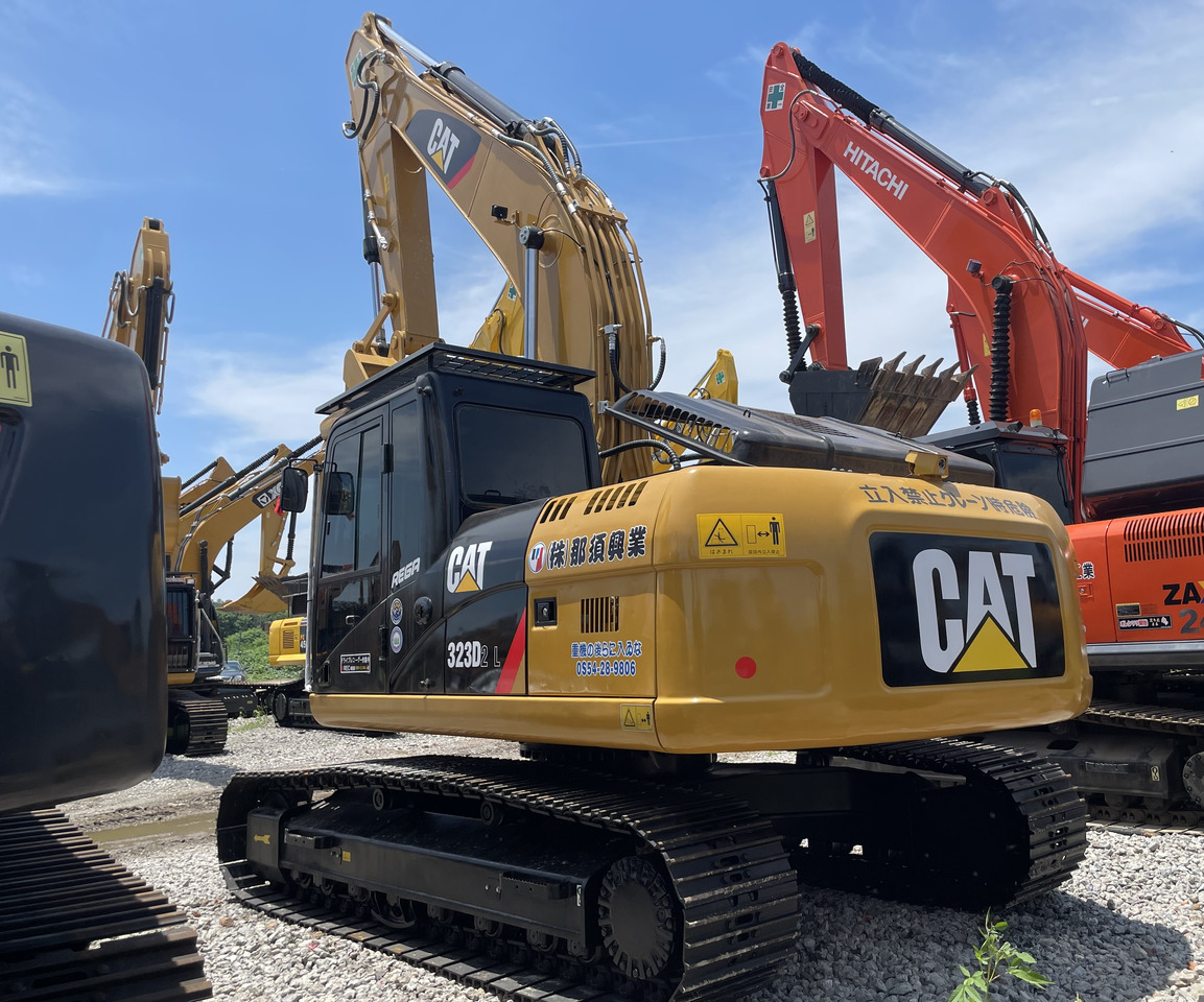 CATERPILLAR 323D2 - Ερπυστριοφόρος εκσκαφέας: φωτογραφία 1 CATERPILLAR 323D2 - Ερπυστριοφόρος εκσκαφέας: φωτογραφία 1