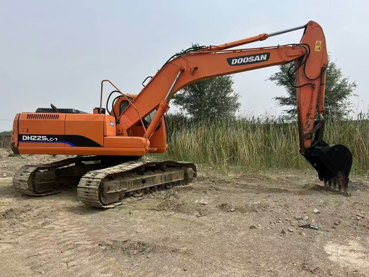 DOOSAN DH225LC-7 - Ερπυστριοφόρος εκσκαφέας: φωτογραφία 1 DOOSAN DH225LC-7 - Ερπυστριοφόρος εκσκαφέας: φωτογραφία 1