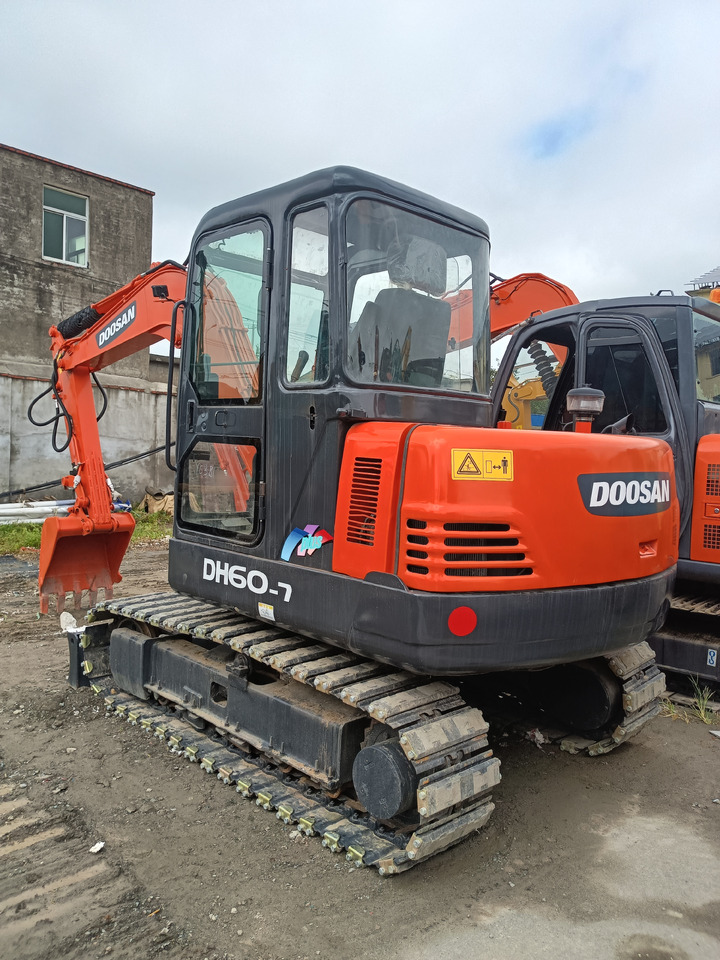 DOOSAN DH60-7 - Ερπυστριοφόρος εκσκαφέας: φωτογραφία 4 DOOSAN DH60-7 - Ερπυστριοφόρος εκσκαφέας: φωτογραφία 4
