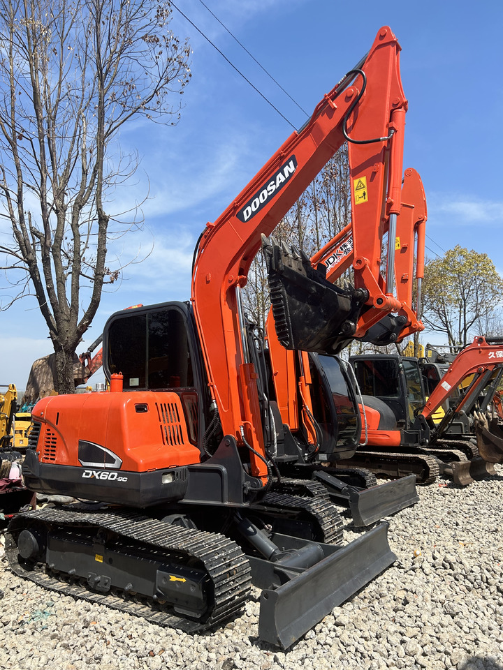 Doosan DX60 - Ερπυστριοφόρος εκσκαφέας: φωτογραφία 1 Doosan DX60 - Ερπυστριοφόρος εκσκαφέας: φωτογραφία 1