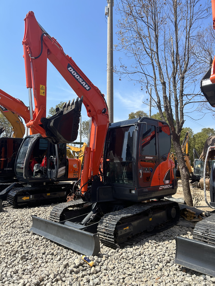 Doosan DX60 - Ερπυστριοφόρος εκσκαφέας: φωτογραφία 3 Doosan DX60 - Ερπυστριοφόρος εκσκαφέας: φωτογραφία 3