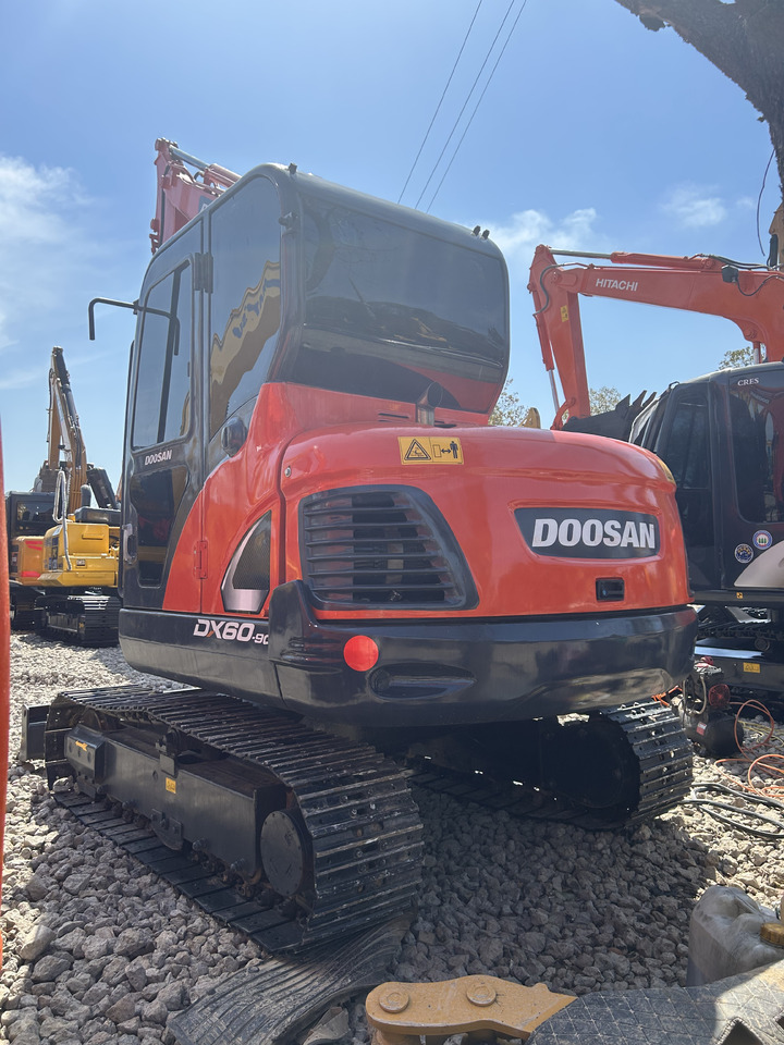Doosan DX60 - Ερπυστριοφόρος εκσκαφέας: φωτογραφία 4 Doosan DX60 - Ερπυστριοφόρος εκσκαφέας: φωτογραφία 4