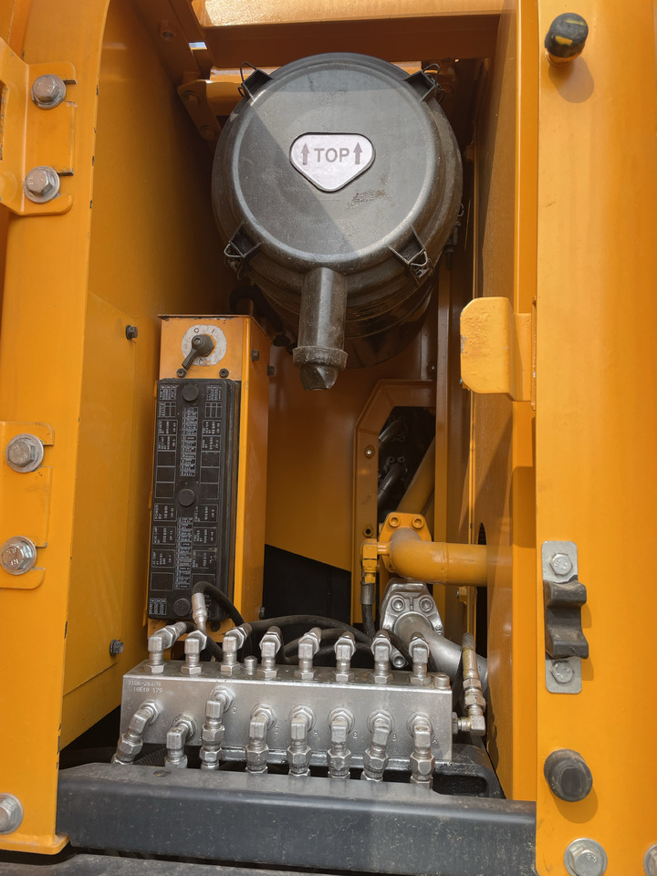 Hyundai R220LC-9S - Ερπυστριοφόρος εκσκαφέας: φωτογραφία 3 Hyundai R220LC-9S - Ερπυστριοφόρος εκσκαφέας: φωτογραφία 3