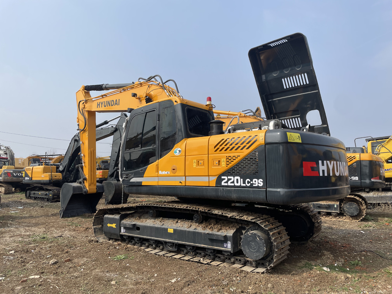 Hyundai R220LC-9S - Ερπυστριοφόρος εκσκαφέας: φωτογραφία 1 Hyundai R220LC-9S - Ερπυστριοφόρος εκσκαφέας: φωτογραφία 1