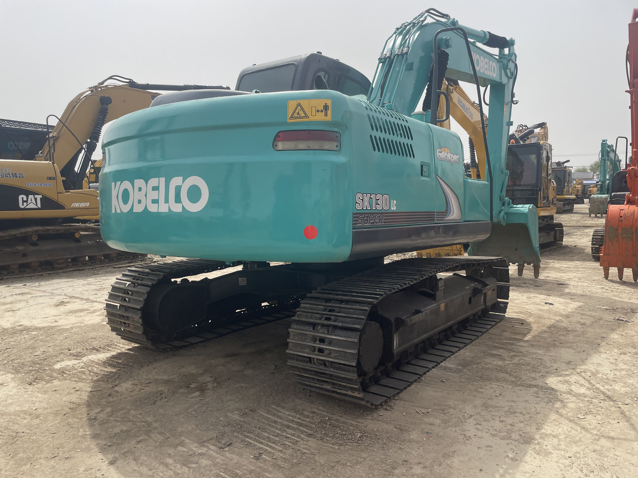 KOBELCO SK130-8 - Ερπυστριοφόρος εκσκαφέας: φωτογραφία 2 KOBELCO SK130-8 - Ερπυστριοφόρος εκσκαφέας: φωτογραφία 2