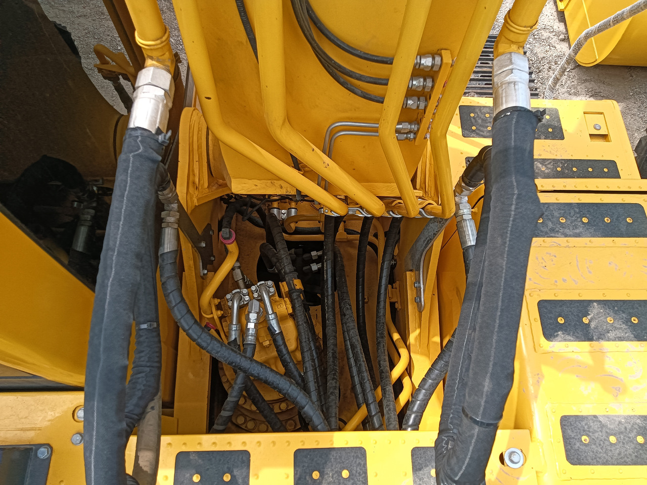 Ερπυστριοφόρος εκσκαφέας KOMATSU PC200-8: φωτογραφία 9