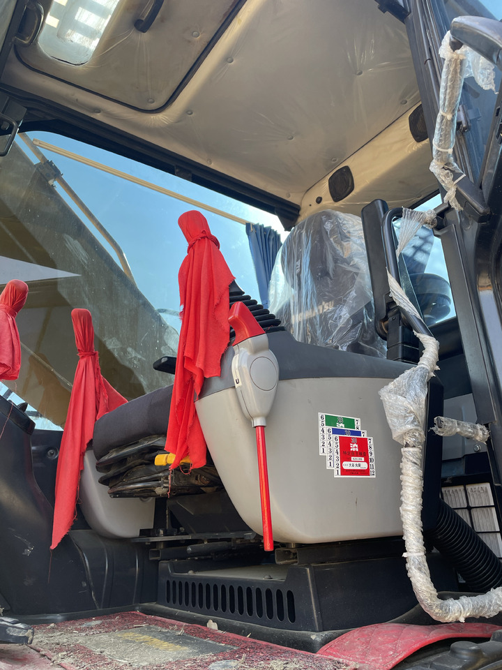 Komatsu PC 210LC - Ερπυστριοφόρος εκσκαφέας: φωτογραφία 4 Komatsu PC 210LC - Ερπυστριοφόρος εκσκαφέας: φωτογραφία 4