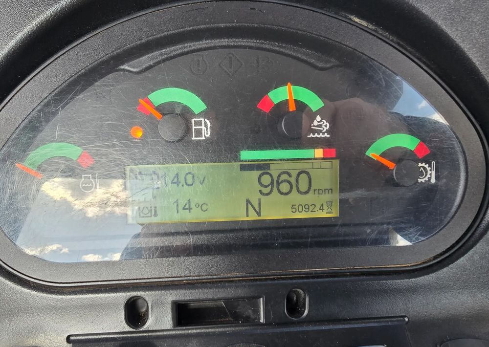 Caterpillar - Φορτωτής εκσκαφέας: φωτογραφία 4 Caterpillar - Φορτωτής εκσκαφέας: φωτογραφία 4