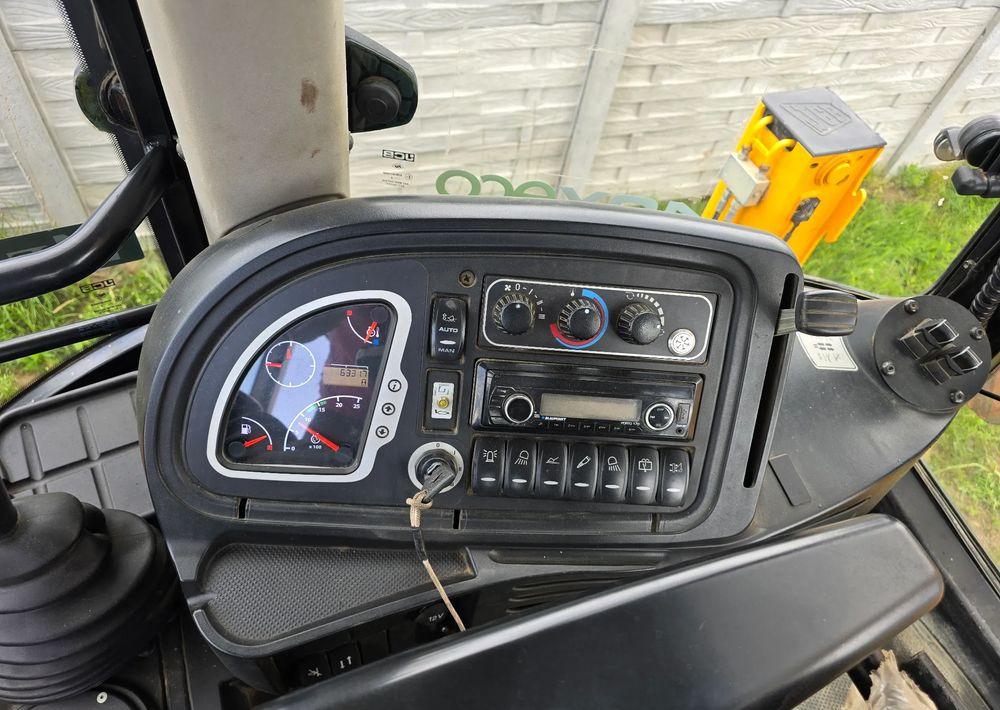 JCB - Φορτωτής εκσκαφέας: φωτογραφία 4 JCB - Φορτωτής εκσκαφέας: φωτογραφία 4