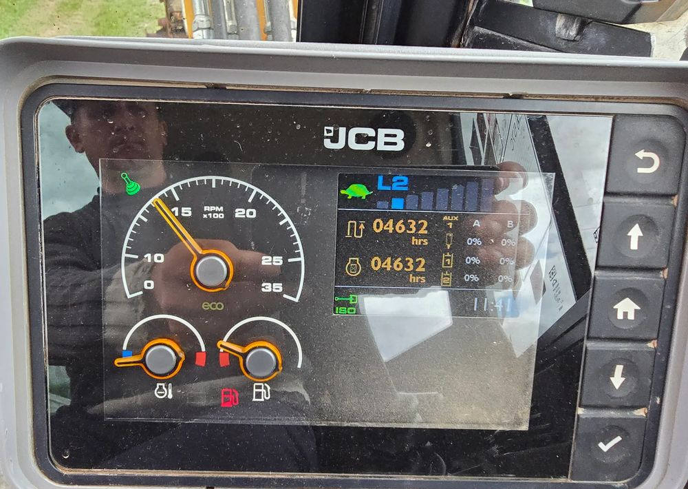 JCB - Ερπυστριοφόρος εκσκαφέας: φωτογραφία 4 JCB - Ερπυστριοφόρος εκσκαφέας: φωτογραφία 4