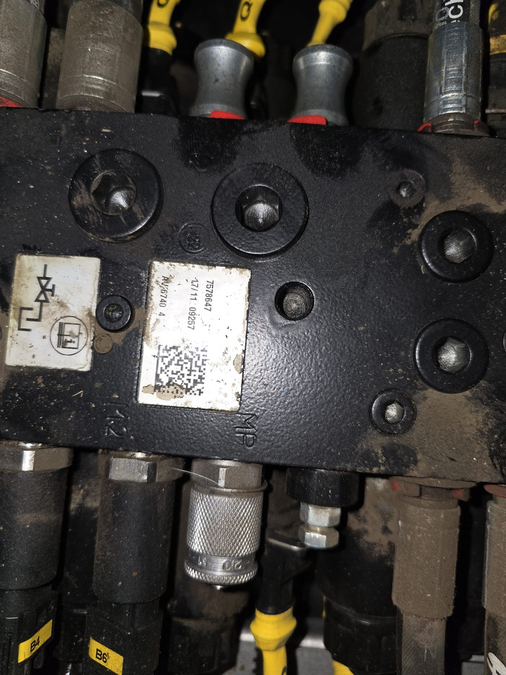 BT valve block 7569876 - Ανταλλακτικό για Ανυψωτικό στενών δρόμων: φωτογραφία 1 BT valve block 7569876 - Ανταλλακτικό για Ανυψωτικό στενών δρόμων: φωτογραφία 1