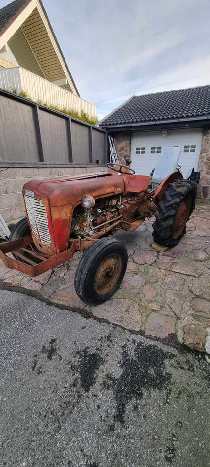 1958 Massey Ferguson MF 35 traktor repobjekt - Τρακτέρ: φωτογραφία 1 1958 Massey Ferguson MF 35 traktor repobjekt - Τρακτέρ: φωτογραφία 1