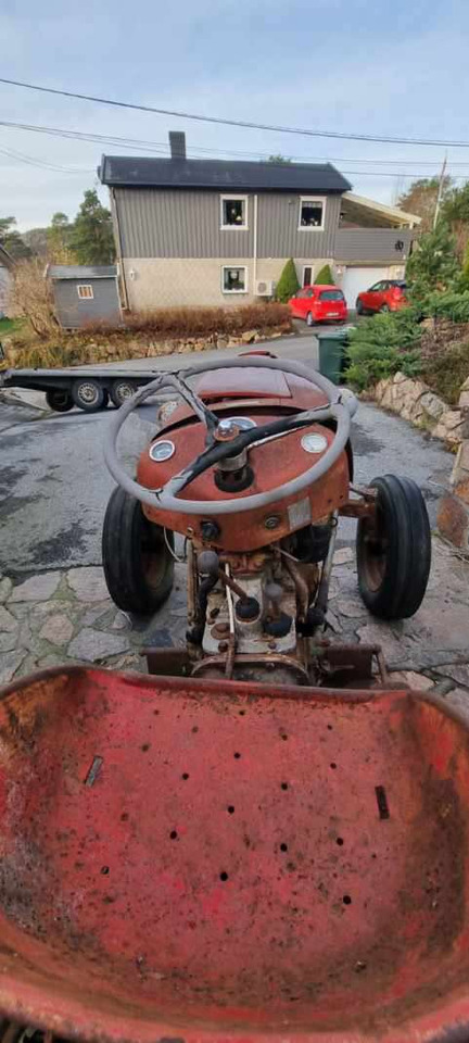 1958 Massey Ferguson MF 35 traktor repobjekt - Τρακτέρ: φωτογραφία 2 1958 Massey Ferguson MF 35 traktor repobjekt - Τρακτέρ: φωτογραφία 2