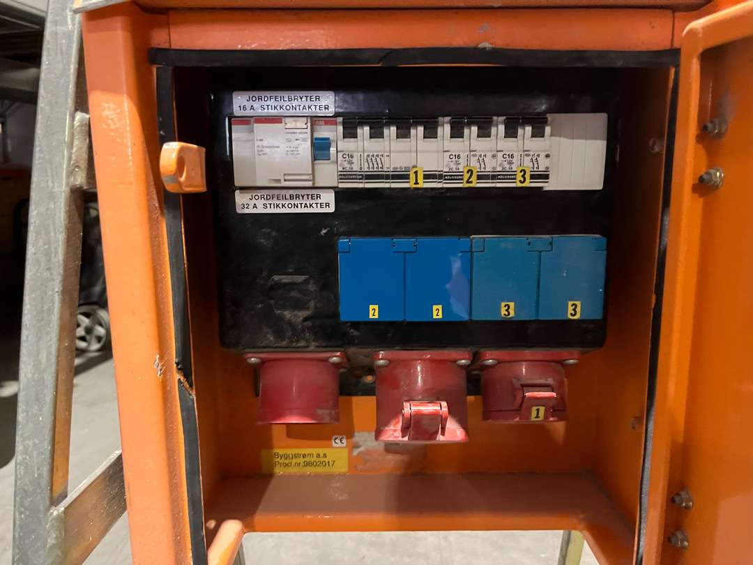 Strømskap fra Holte 400v - Εργαλείο/ Εξοπλισμός: φωτογραφία 4 Strømskap fra Holte 400v - Εργαλείο/ Εξοπλισμός: φωτογραφία 4