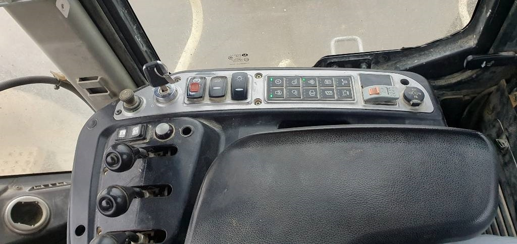 Doosan DL 550-5 - Ελαστιχοφόρος φορτωτής: φωτογραφία 3 Doosan DL 550-5 - Ελαστιχοφόρος φορτωτής: φωτογραφία 3