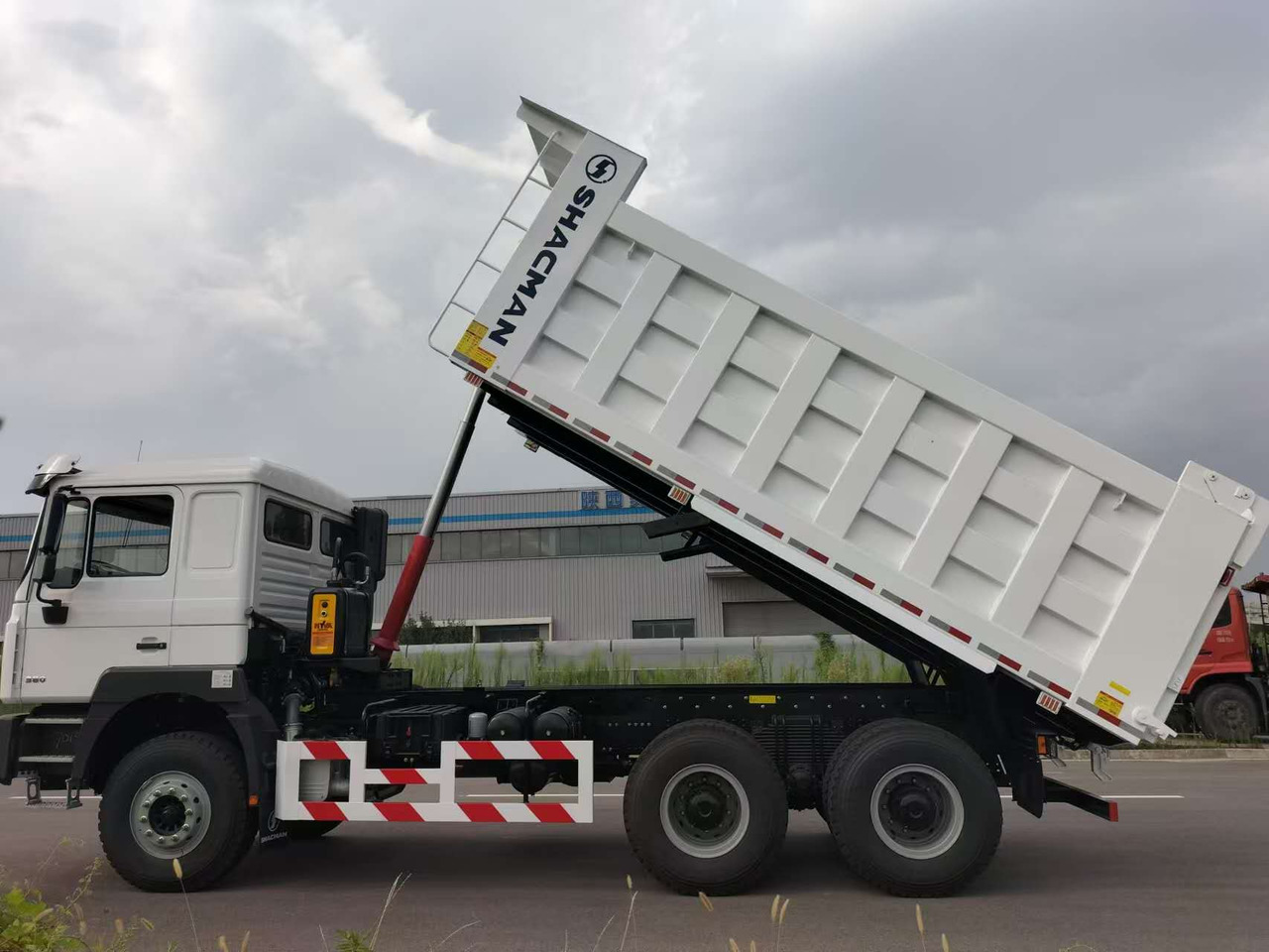SHACMAN F3000 - Φορτηγό ανατρεπόμενο: φωτογραφία 3 SHACMAN F3000 - Φορτηγό ανατρεπόμενο: φωτογραφία 3