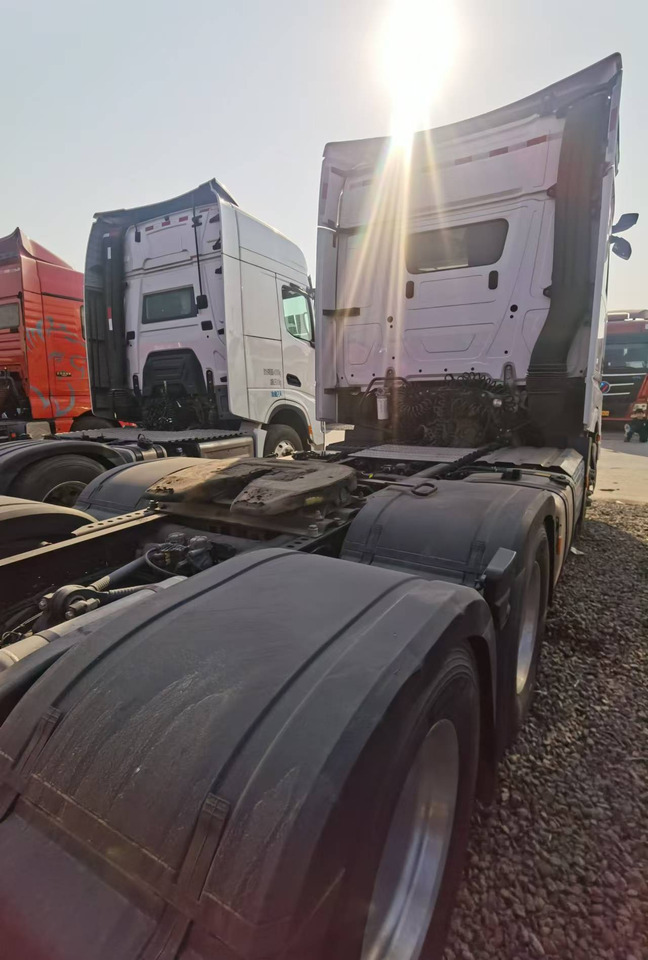 SHACMAN X6000 - Τράκτορας: φωτογραφία 4 SHACMAN X6000 - Τράκτορας: φωτογραφία 4