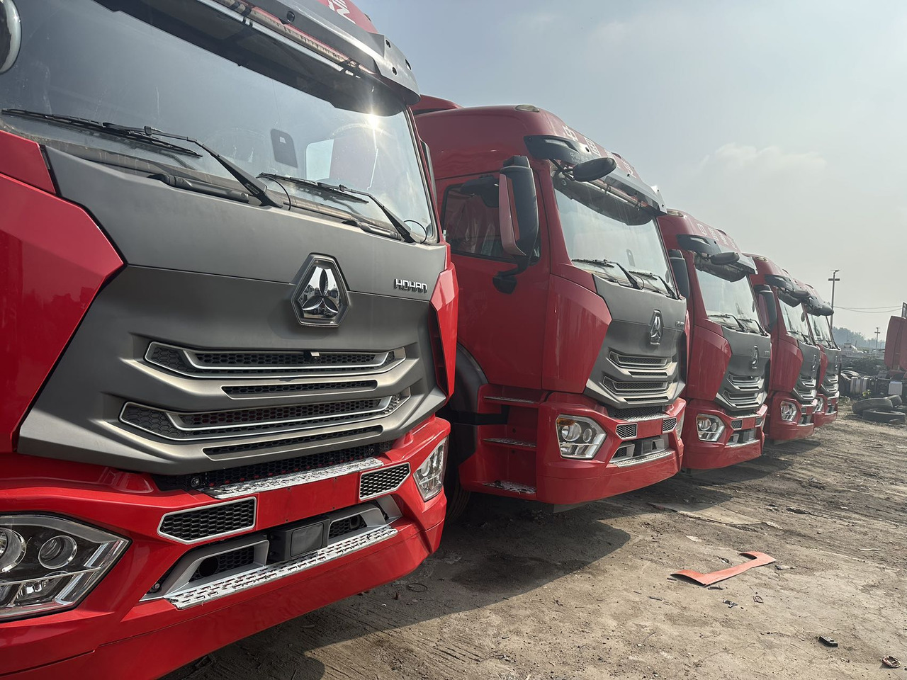 SINOTRUCK HAOHAN - Τράκτορας: φωτογραφία 2 SINOTRUCK HAOHAN - Τράκτορας: φωτογραφία 2