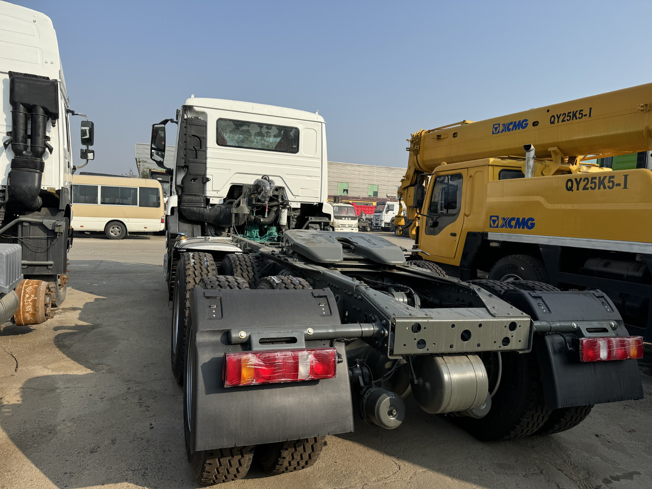 SINOTRUCK HOWO - Τράκτορας: φωτογραφία 4 SINOTRUCK HOWO - Τράκτορας: φωτογραφία 4