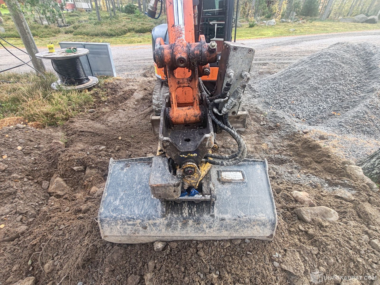 Hitachi ZX 27U-2 kaivinkone, 3328H, 2009, Uusikaupunki - Μίνι εκσκαφέας: φωτογραφία 5 Hitachi ZX 27U-2 kaivinkone, 3328H, 2009, Uusikaupunki - Μίνι εκσκαφέας: φωτογραφία 5