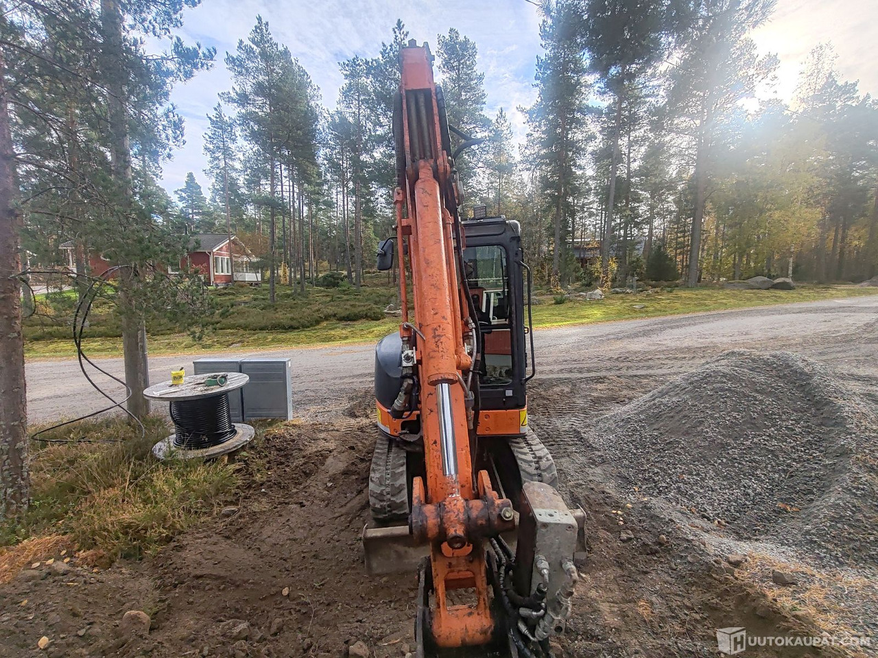Hitachi ZX 27U-2 kaivinkone, 3328H, 2009, Uusikaupunki - Μίνι εκσκαφέας: φωτογραφία 3 Hitachi ZX 27U-2 kaivinkone, 3328H, 2009, Uusikaupunki - Μίνι εκσκαφέας: φωτογραφία 3