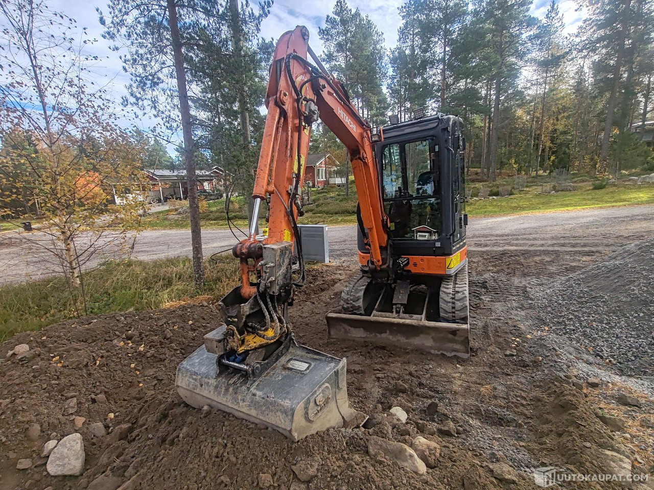 Hitachi ZX 27U-2 kaivinkone, 3328H, 2009, Uusikaupunki - Μίνι εκσκαφέας: φωτογραφία 2 Hitachi ZX 27U-2 kaivinkone, 3328H, 2009, Uusikaupunki - Μίνι εκσκαφέας: φωτογραφία 2